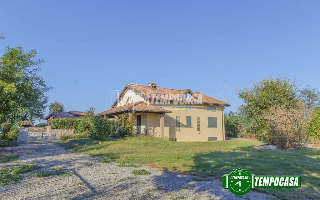 Extérieur - Modern Villa with Garden in Piacenza