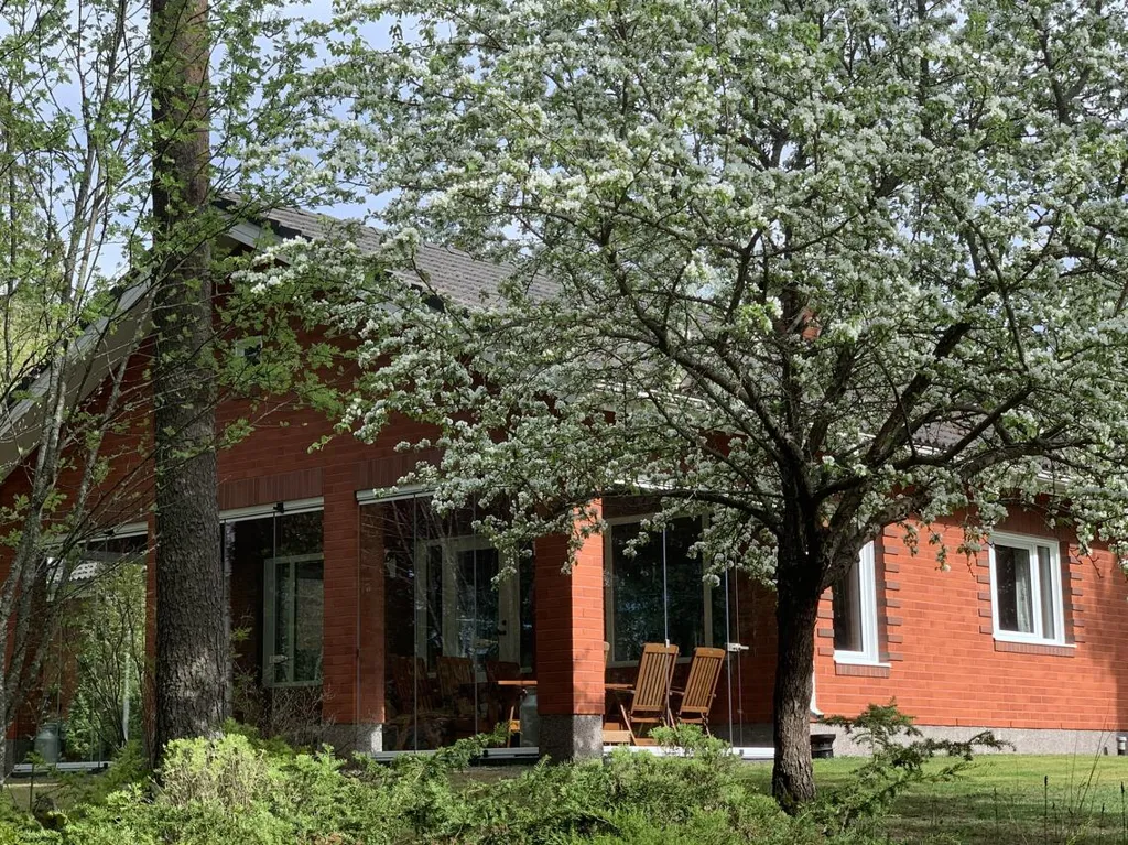 Välivaade - Architectural Brick House with Sauna in Näsijärvi
