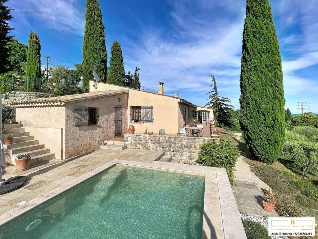 Piscine - Maison de Caractère avec Vue Mer à Spéracèdes