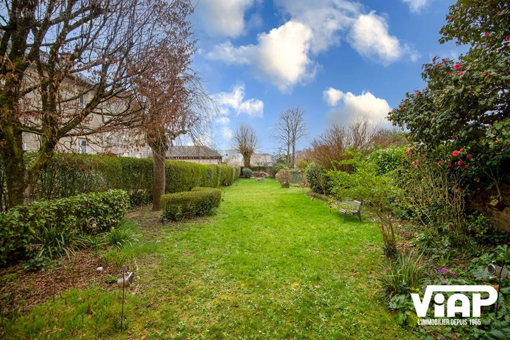 Jardin - Immeuble de Prestige avec Jardin à Limoges