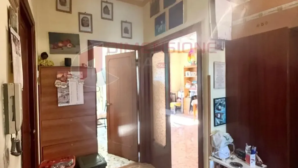 Entrée - Three-Bedroom Apartment with Balcony in Rome