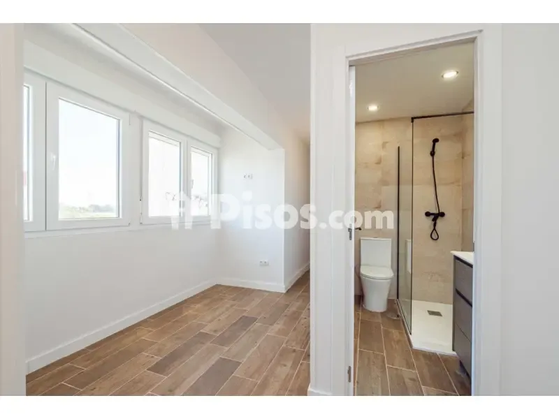 Salles de bain - Converted Flat with Two Apartments in Pino Montano