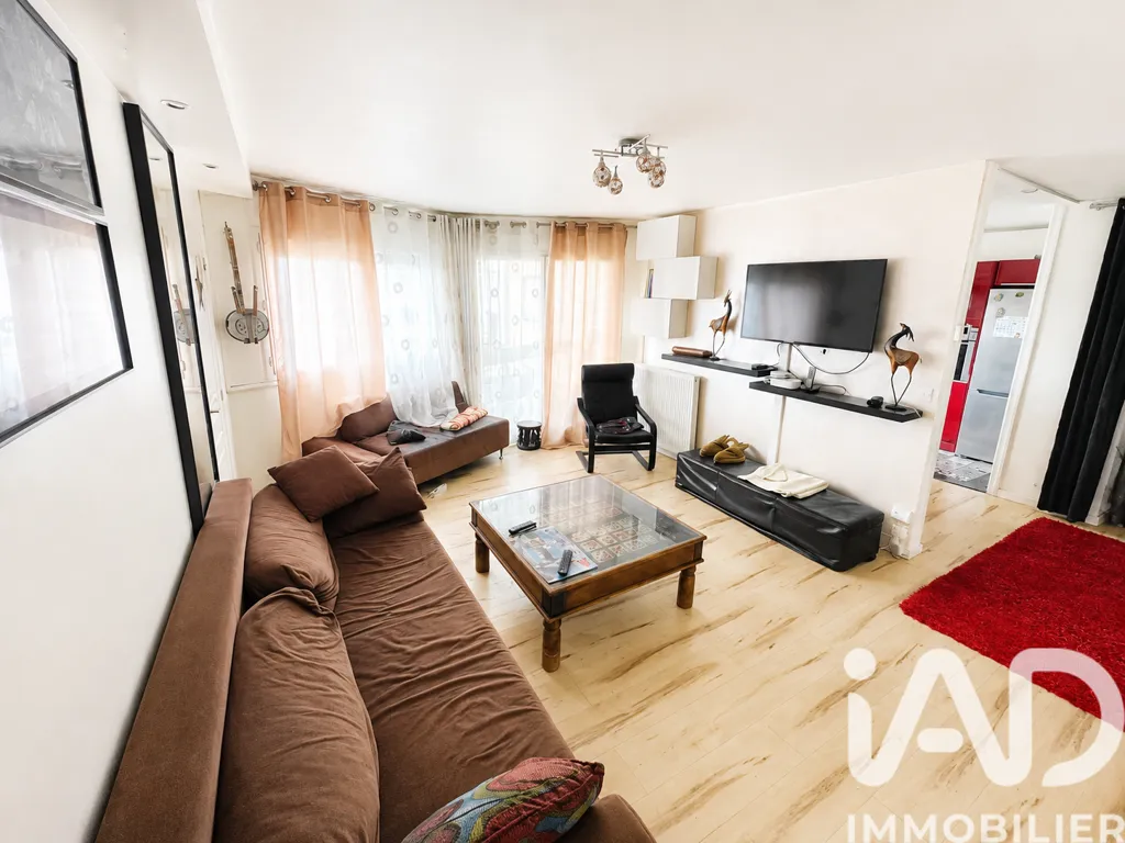 Soggiorno - Spacious 4-Piece Flat with Balcony in Rezé
