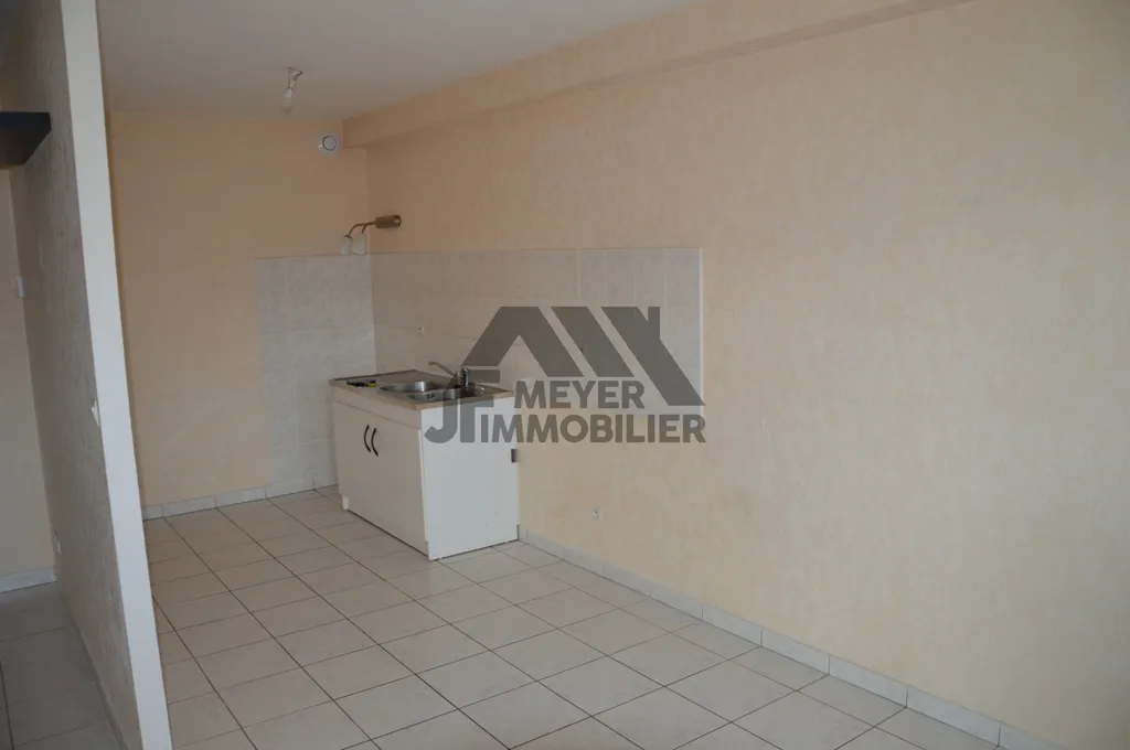 Köök - 3-Bed Flat with South-Facing Balcony in Pompey