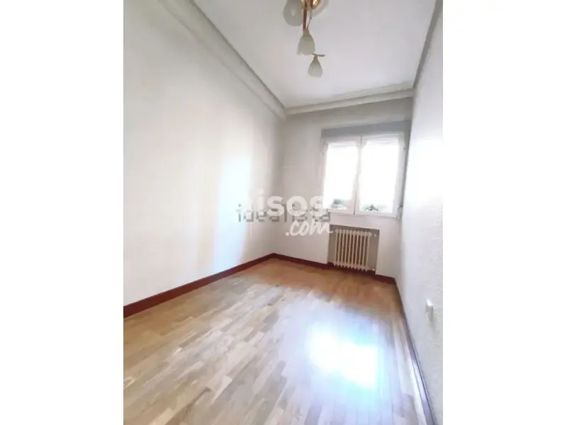 Toad - Apartment with Garage in Salesas
