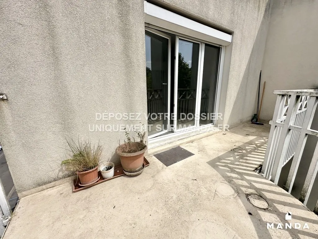 Aed - T2 Flat with Balcony in Lognes