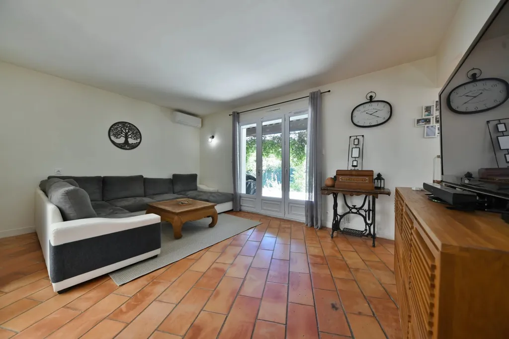 Séjour - Villa Rénovée avec Piscine près d'Uzès