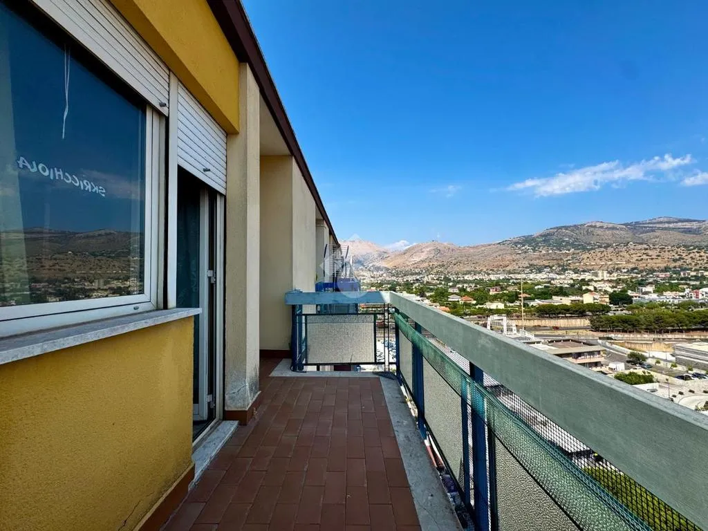 Balcony - Panoramic 3-Bedroom Apartment in Palermo