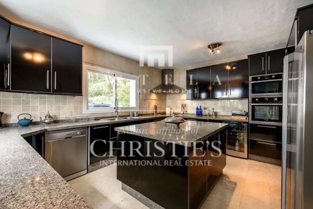 Cuisine - Modern Villa with Sea View in Es Cubells