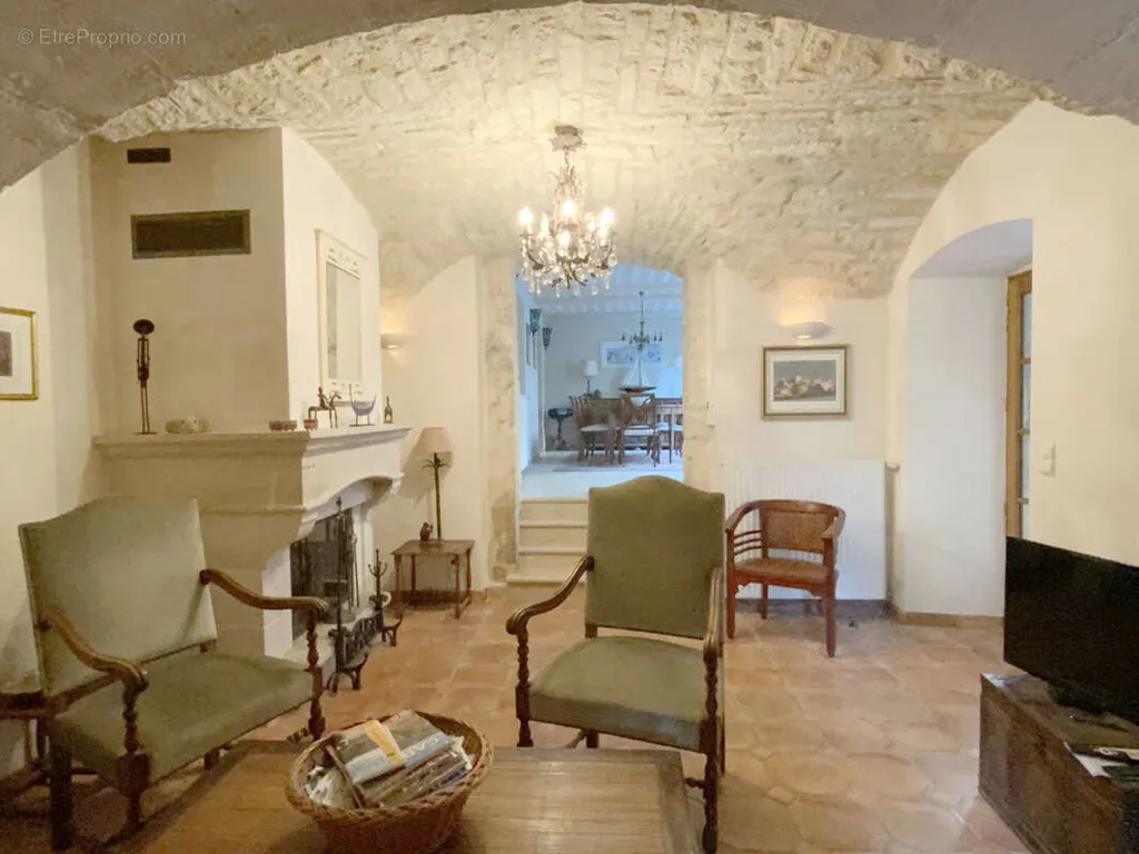 Soggiorno - Rustic Village House with Balcony in Barjac
