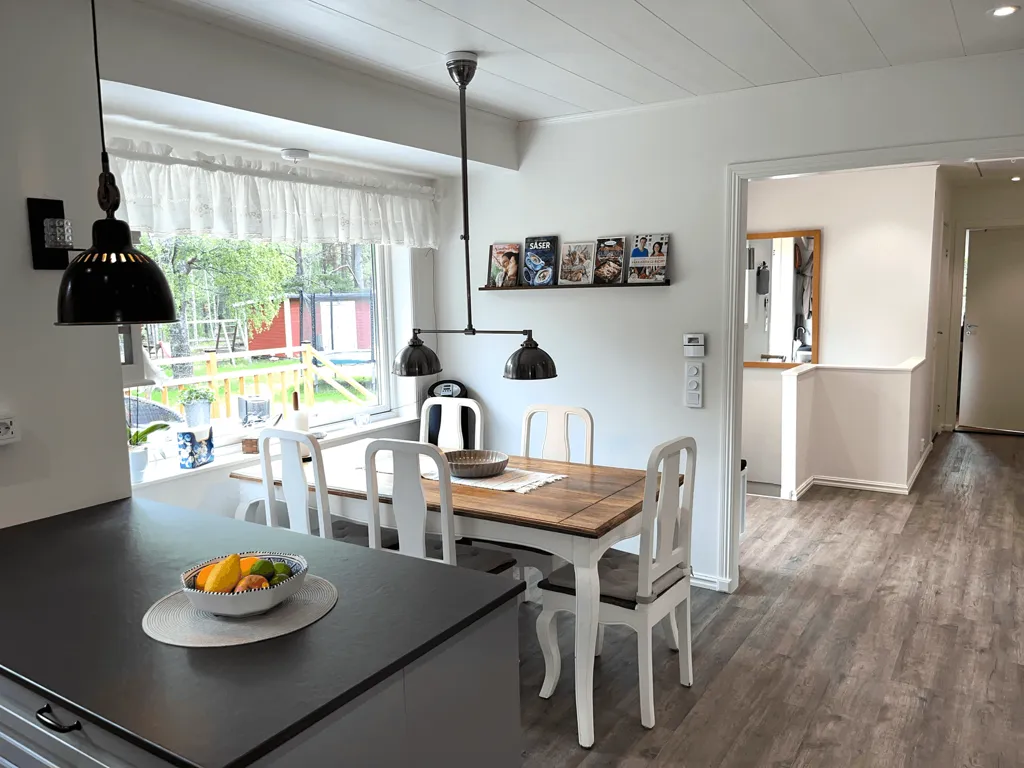 Salle à manger - Development Opportunity with Golf Club Proximity in Åkersberga