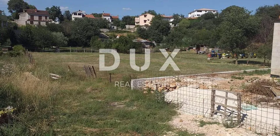 Jardin - Building Plot with Sea Proximity in Istra, Loborika