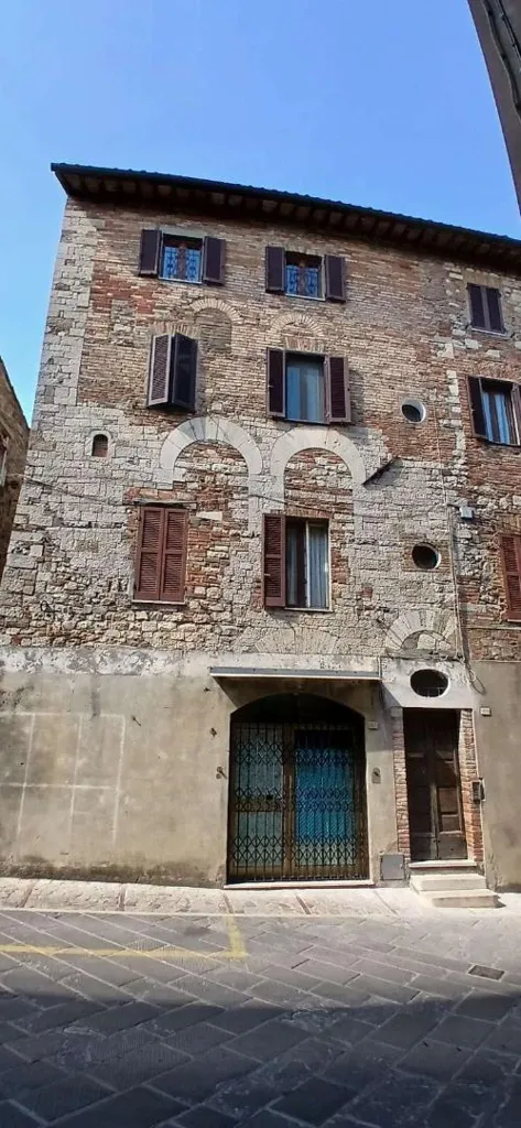 Rustic Trilocale with Balcony in Todi