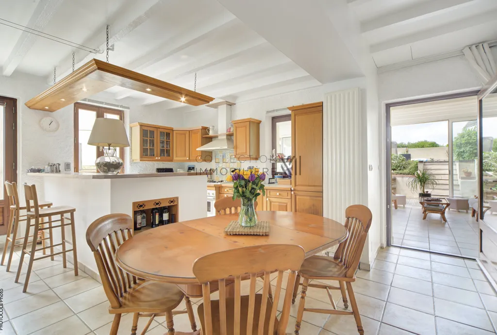 Cuisine - Maison avec Piscine et Terrasses à Rieumes