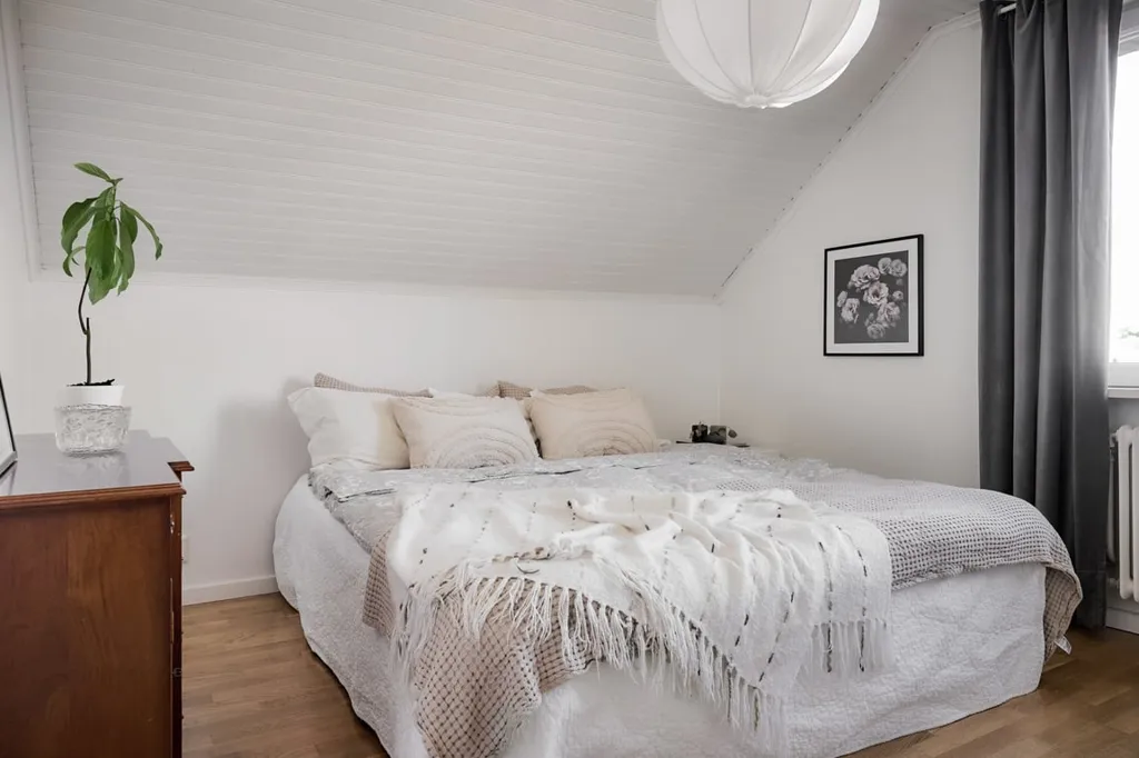 Bedrooms - Villa with Guest Apartment near Vättern