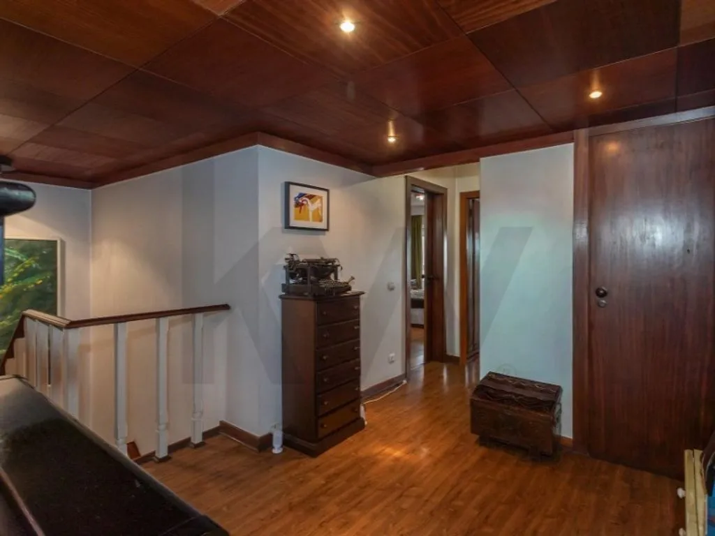 Entrée - Luxury Duplex Apartment with Independent Upper Level in Lisbon