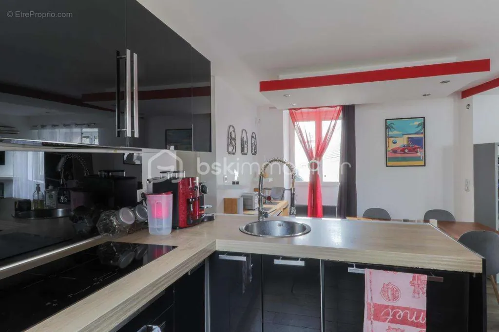 Cucina - Town House with Balneotherapy Bath in Vert-le-Grand