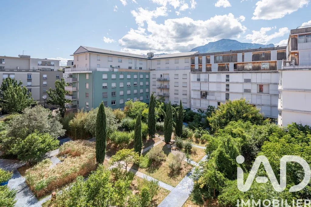 Aed - Meubled Studio with Garage in Grenoble