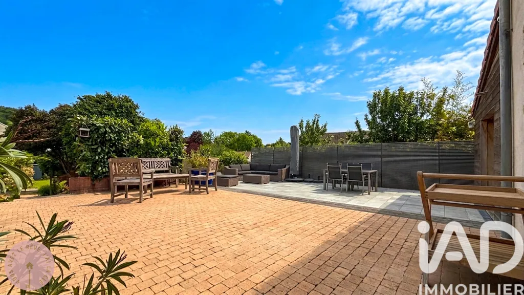 Terrasse - Propriété d'Exception avec Vue Dégageée à Guentrange