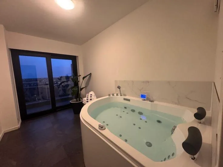 Bagni - Apartment with Canal View in Deurne, Antwerp