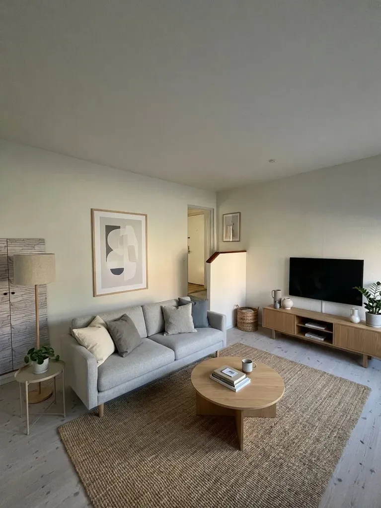 Elutuba - 2-Bedroom Flat with Balcony in Lys