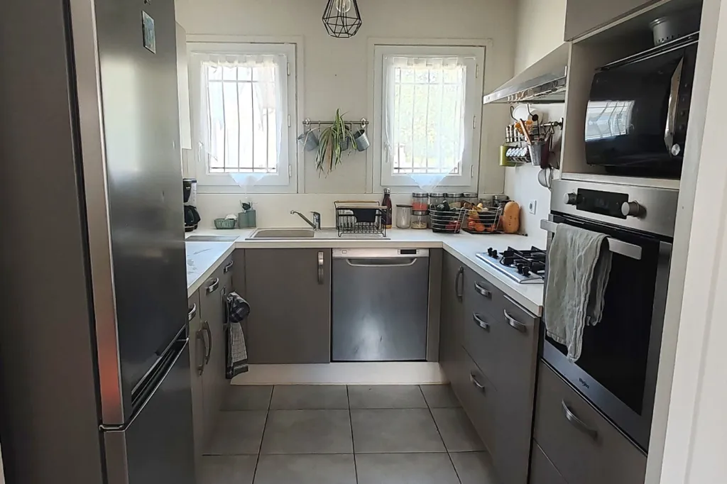 Cuisine - Maison de Plain-Pied avec Balcon à Royan