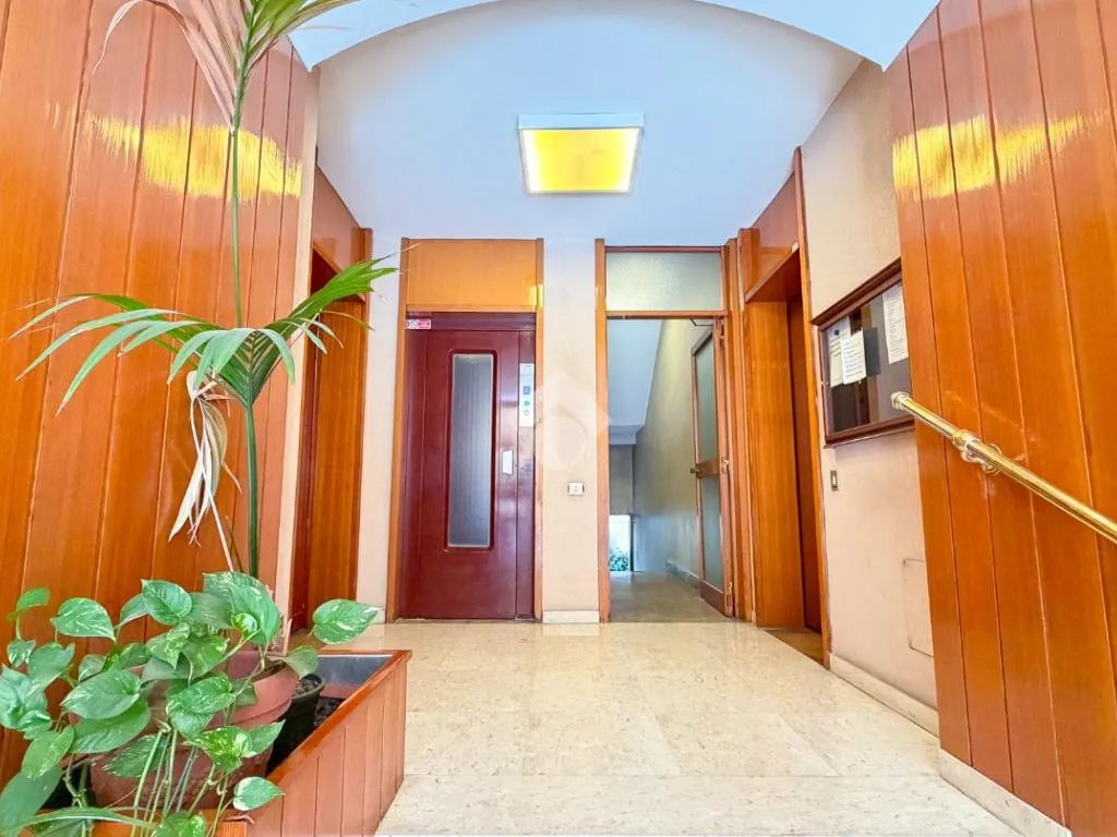 Esik - Elegant 2-Bedroom in Central Milan