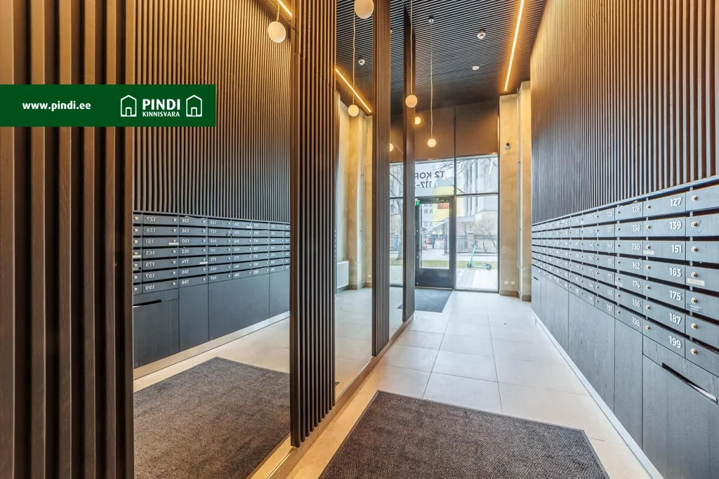 hallway_entrance