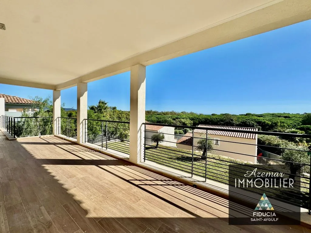 Terrasse - Villa Nouvelle avec Vue Mer à Saint-Aygulf