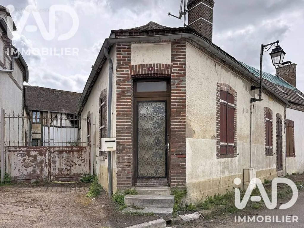 Extérieur - Maison à rénover avec jardin à Chambeugle
