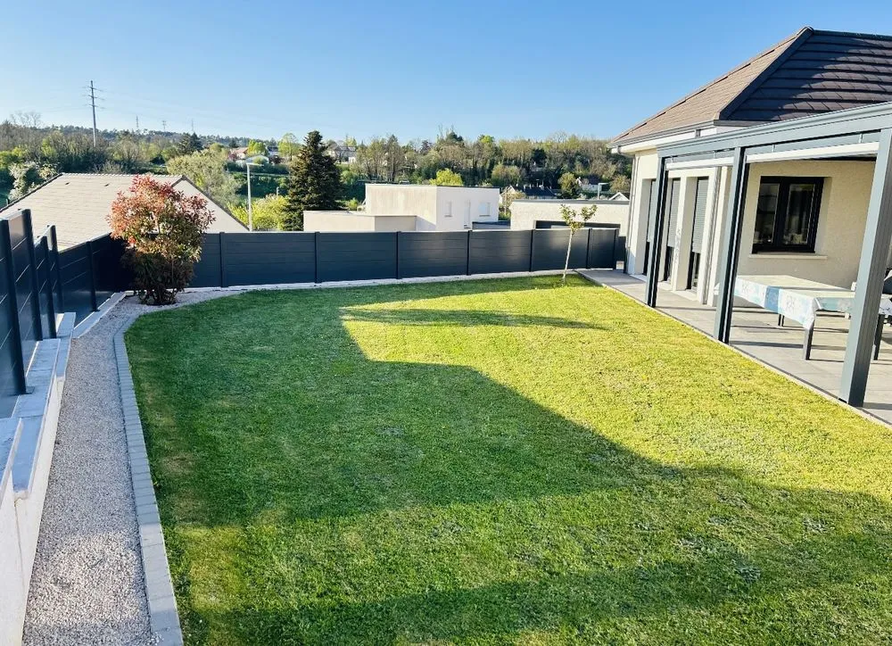 Aed - Contemporary House with Pergola in Dole