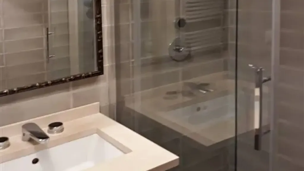 Vannitoad - Modernised 2-Bedroom Flat in Florence