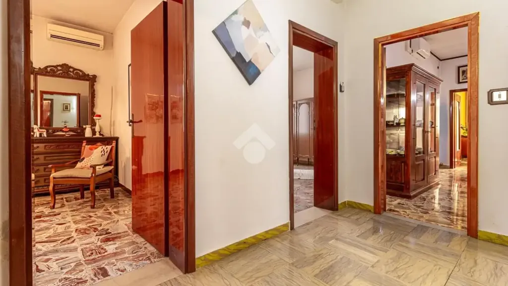 Esik - Independent House with Workshop in Cento