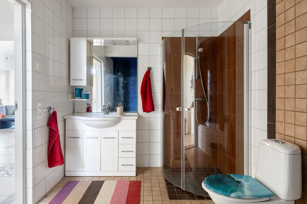 Bathrooms - Stonework Villa with Pool in Skegrie