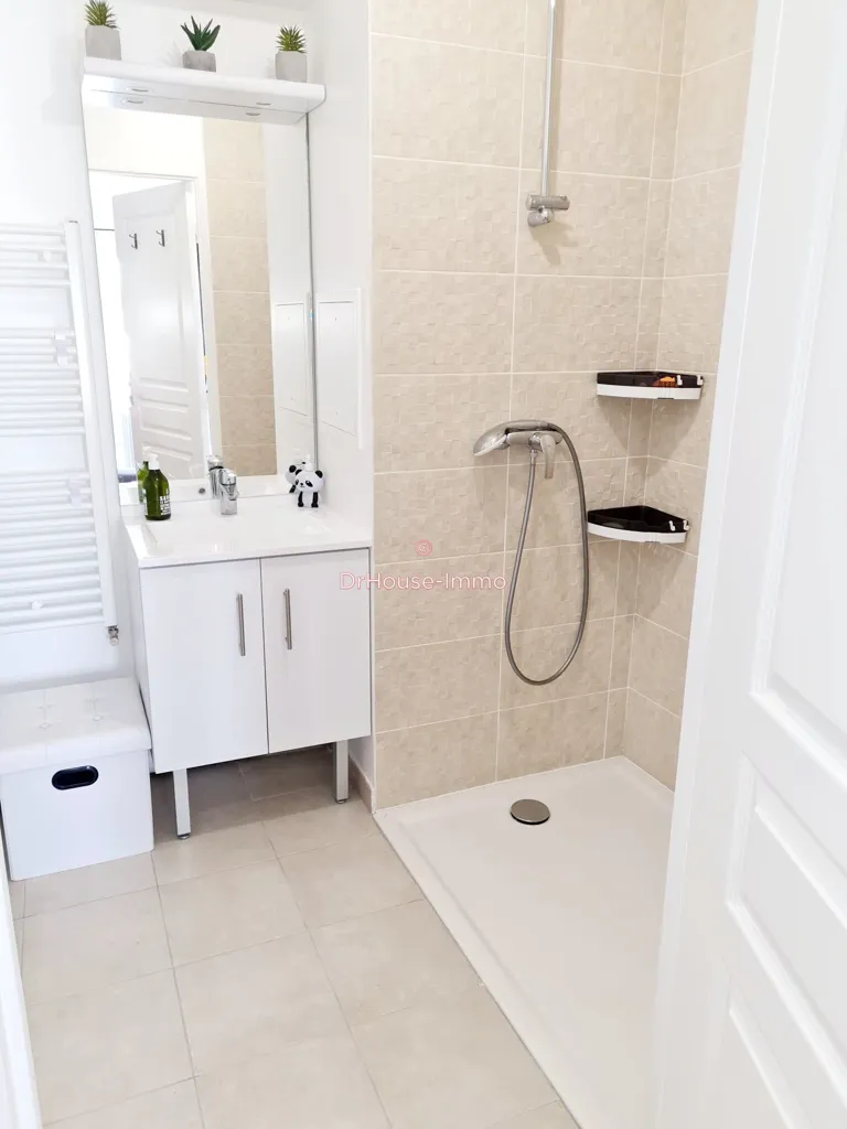 Salles de bain - Duplex avec Terrasses et Vue sur Parc à Champs-sur-Marne