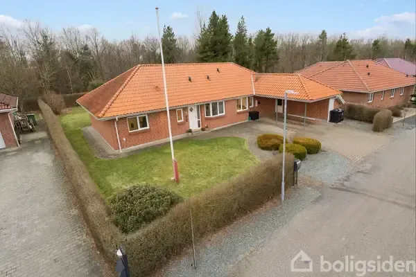 Vue aérienne - Villa with Workshop Potential in Tarm