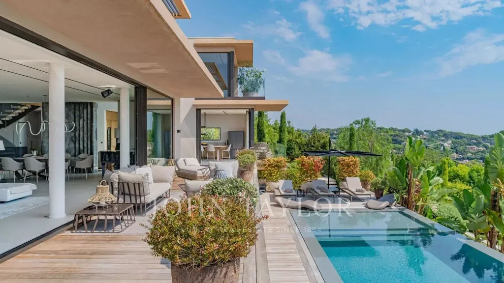 Piscine - Villa Luxueuse avec Vue Mer à Golfe-Juan