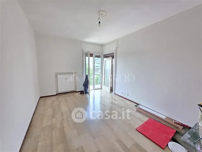 Pièces - Rented Apartment with Balcony in Como