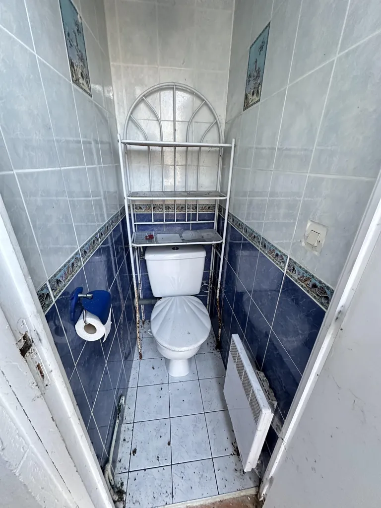 Salles de bain - Maison à Rafraîchir avec Jardin à Sarcus