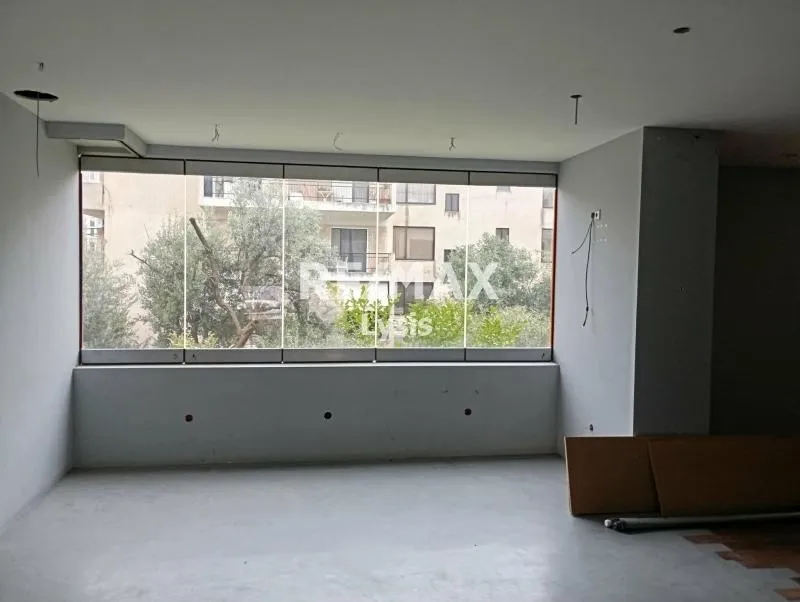 Pièces - Office Space with Garden View in Vironas Kareas