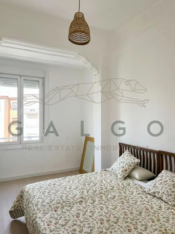 Chambres - Renovated Flat with High Ceilings in Arrancapins