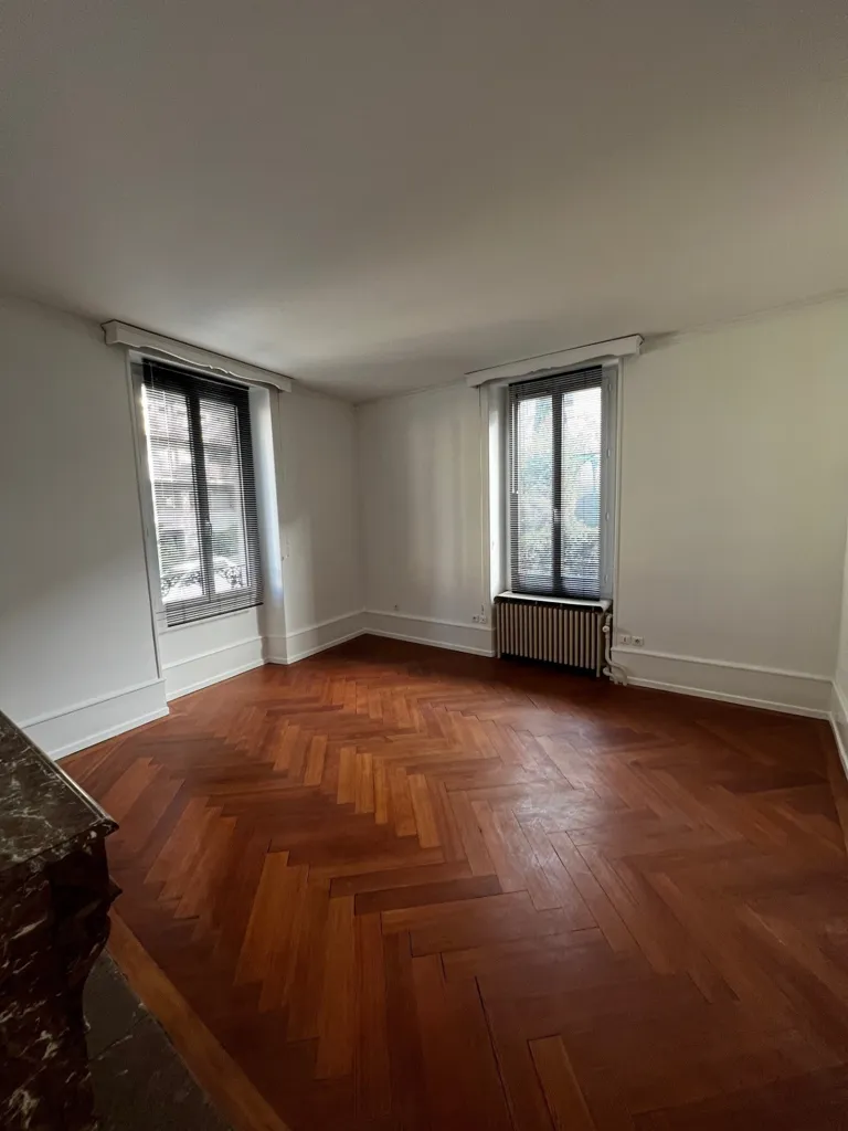 Elutuba - 3-Bed Flat with Sea View in Evian Centre
