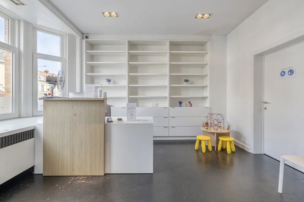 Studio - Commercial Property with Student Studios in Sint-Andries