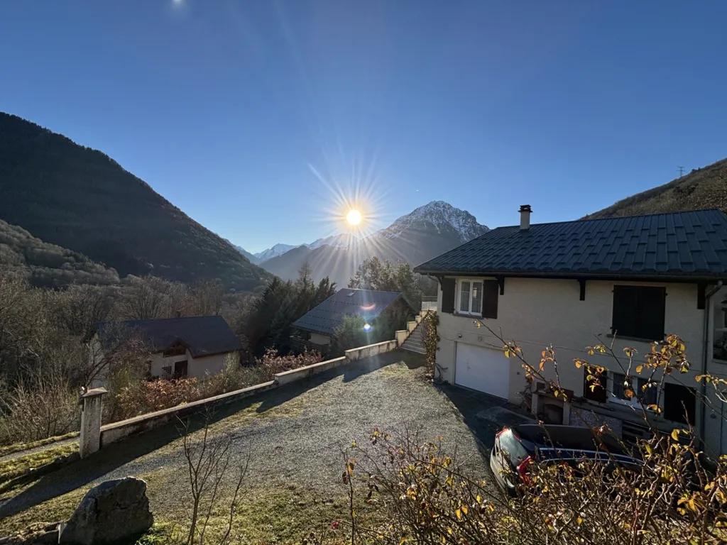 Välivaade - Mountain House with Terrace in Allemond