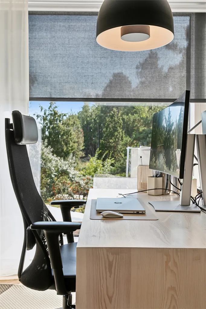 Kabinet - Modern Two-Storey Flat with Garden in Klinta