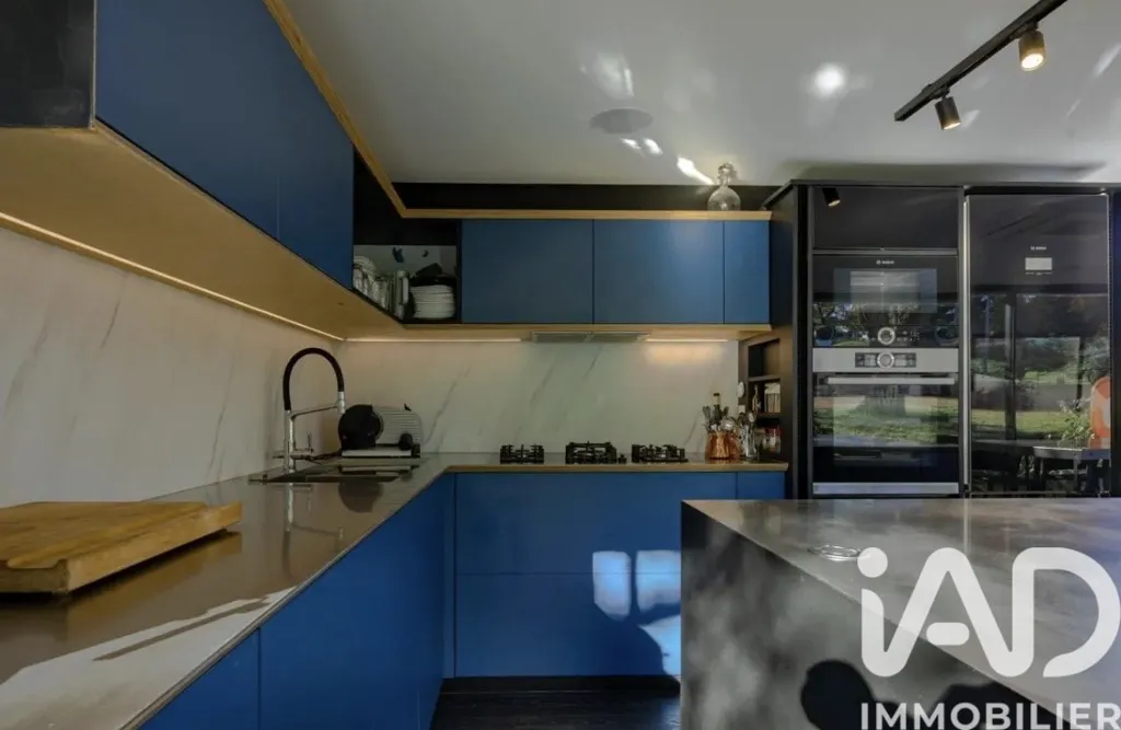 Köök - Luxury Floating Home with River Access in Sarreguemines