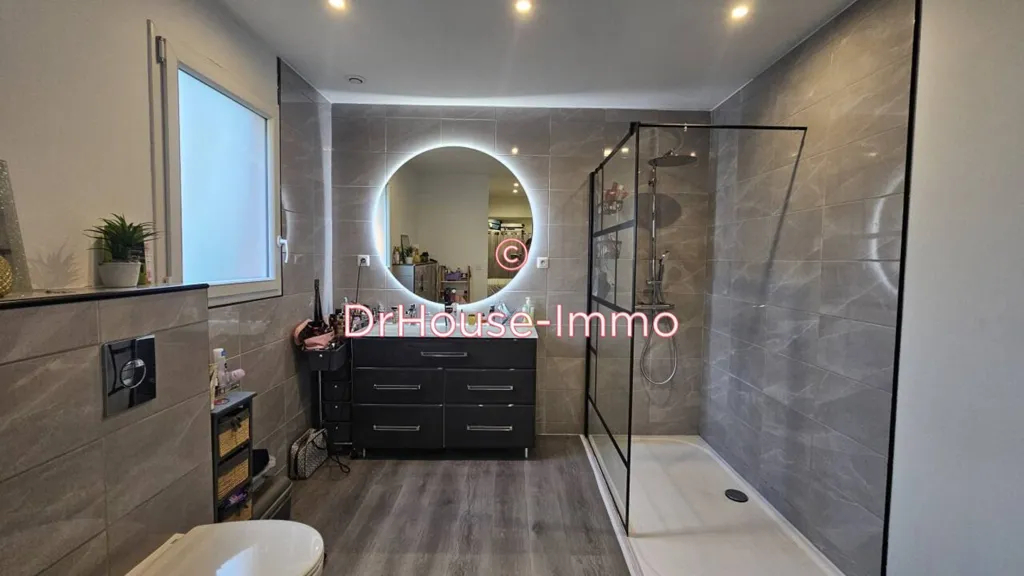 Vannitoad - 5-Piece House with Garden in Saint-Mars-la-Brière