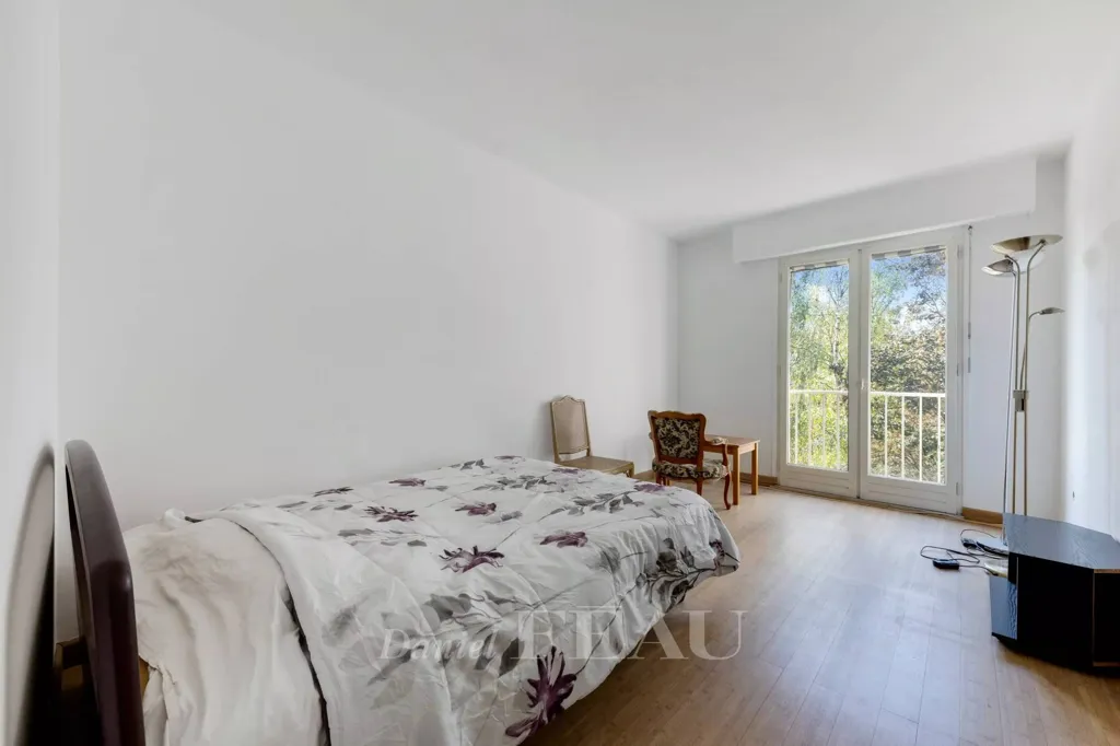 Bedrooms - Mansart-Style Apartment with Balcony in Versailles