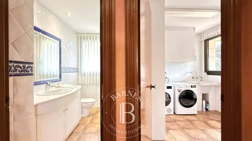 Vannitoad - Luxury Villa with Pool in El Masnou