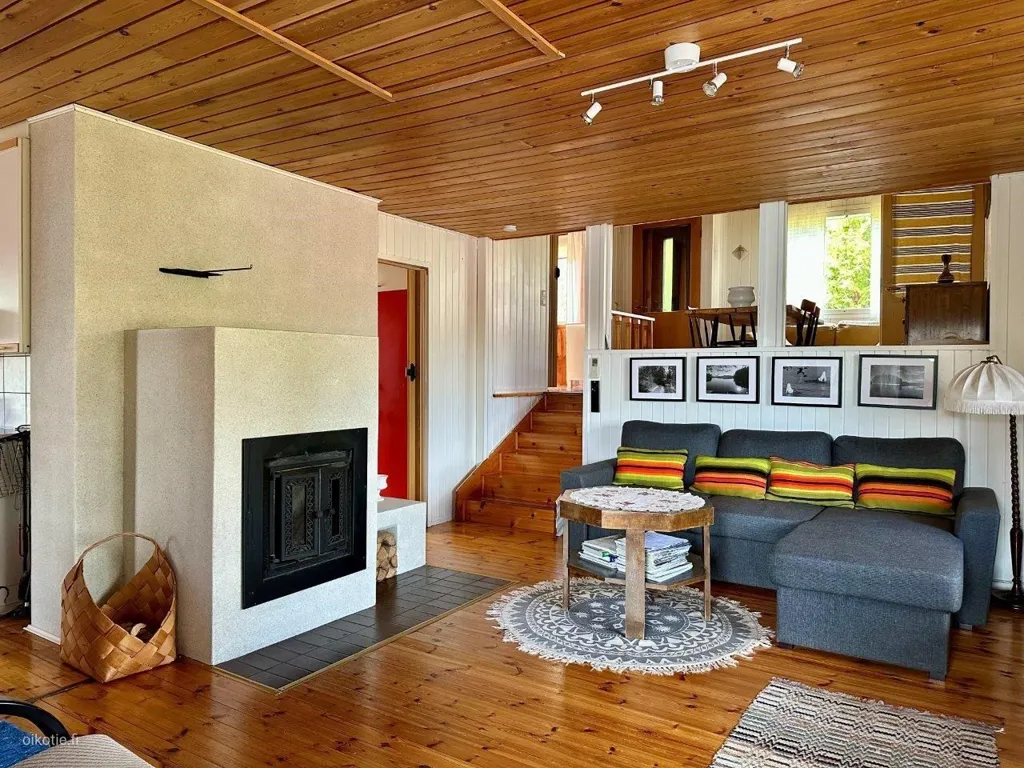 Living Room - Detached House with Lake View in Sysmä
